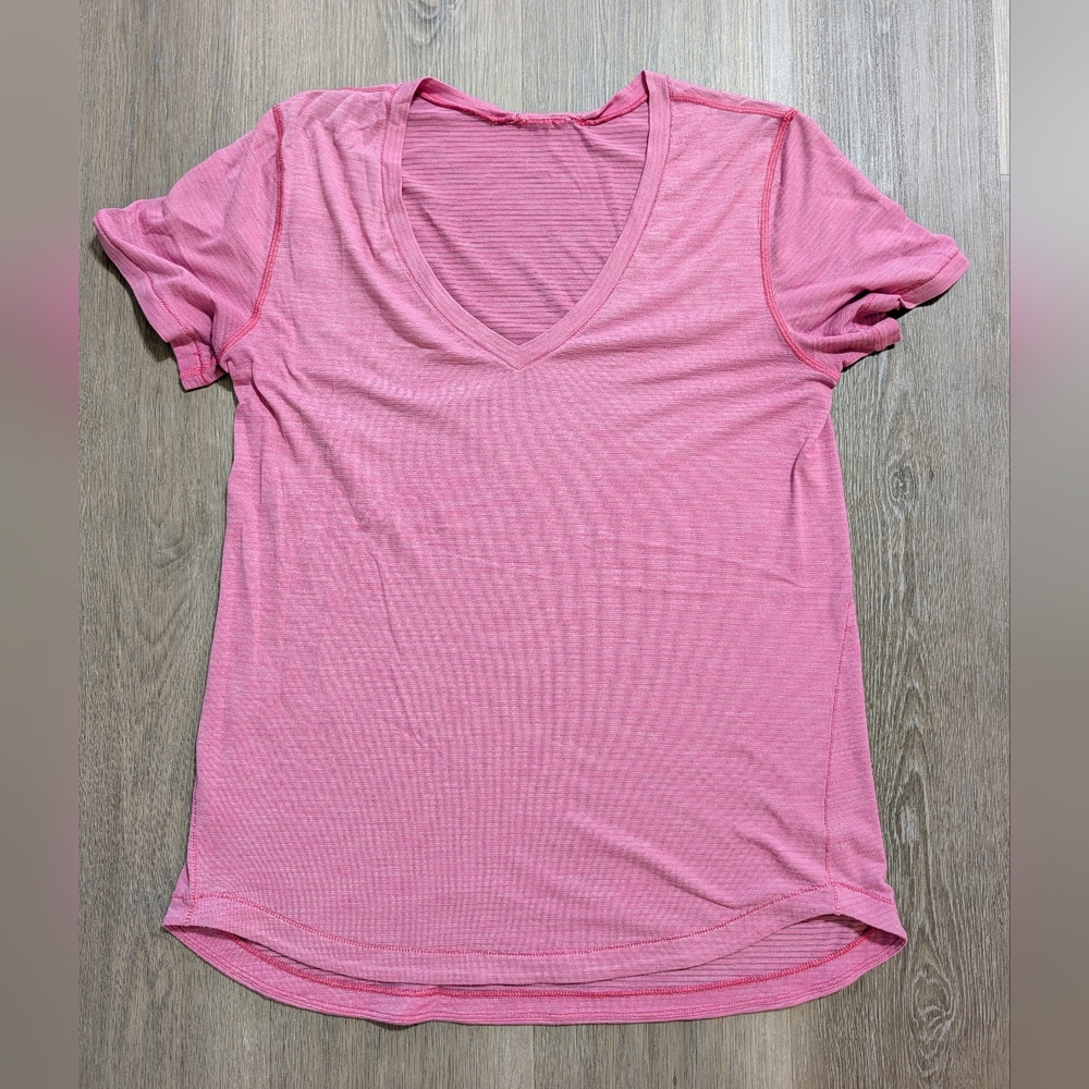 Lululemon Pink V-Neck Women's Top - Flaws - 6? - Preloved